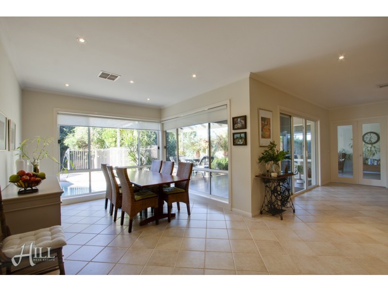 44 Edgbaston Circuit, Berwick VIC 3806