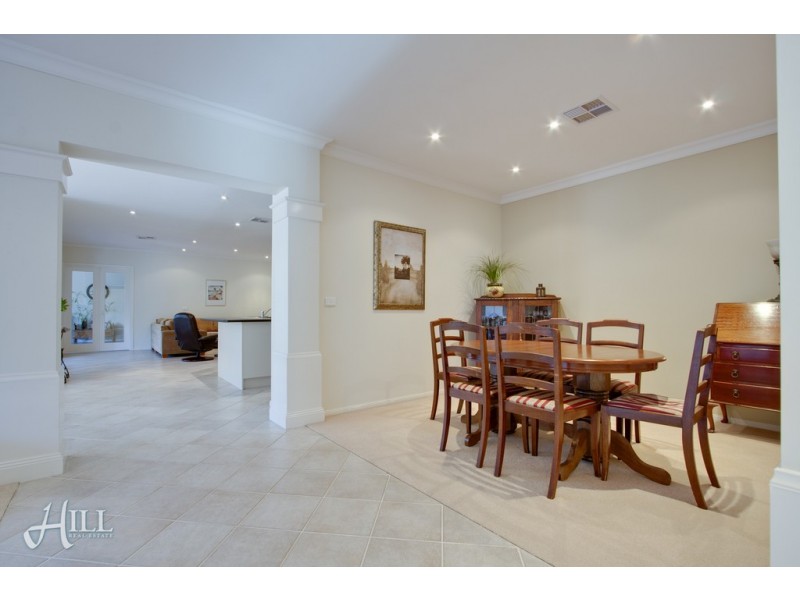 44 Edgbaston Circuit, Berwick VIC 3806