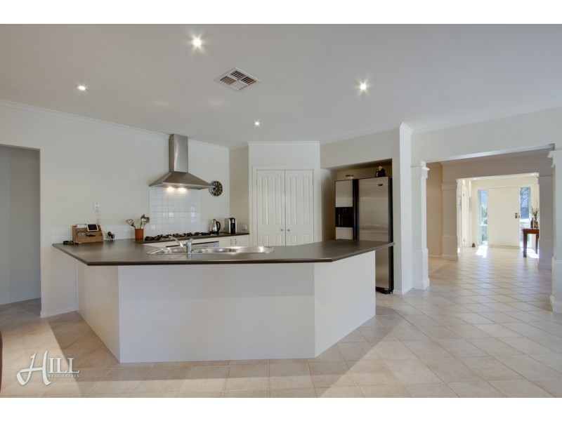 44 Edgbaston Circuit, Berwick VIC 3806