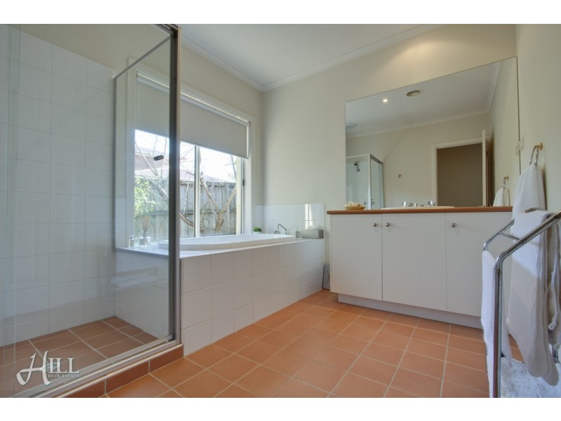 44 Edgbaston Circuit, Berwick VIC 3806