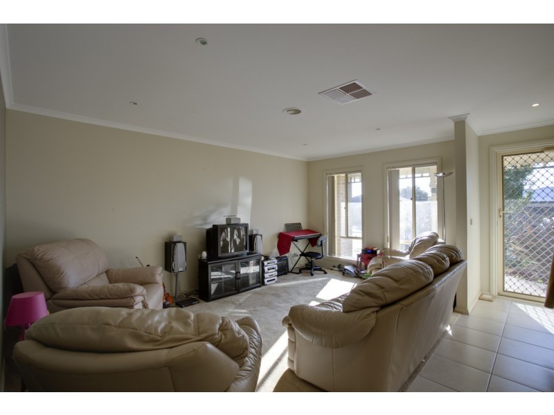 53  Rodlarni Crescent, Berwick VIC 3806