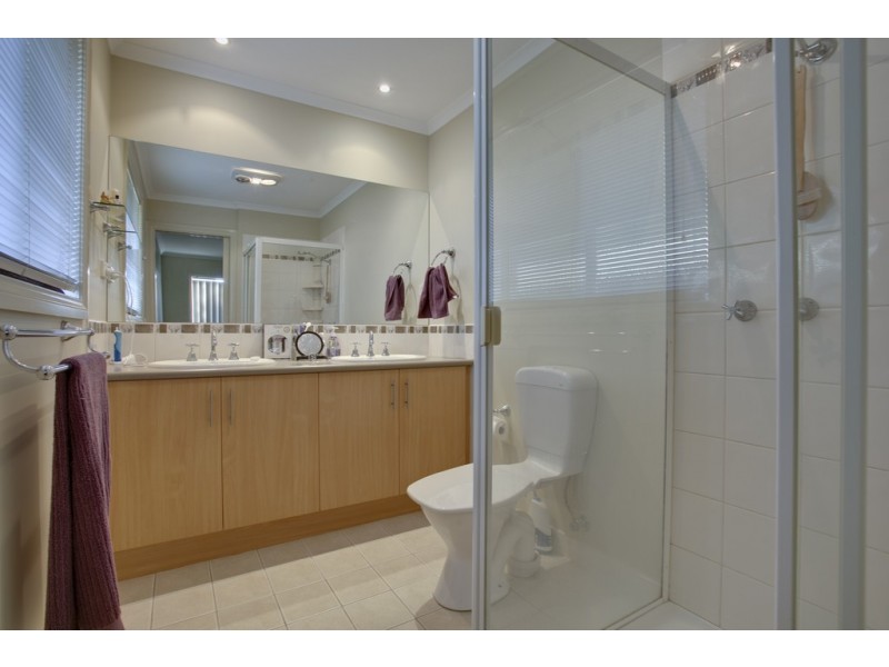 53  Rodlarni Crescent, Berwick VIC 3806