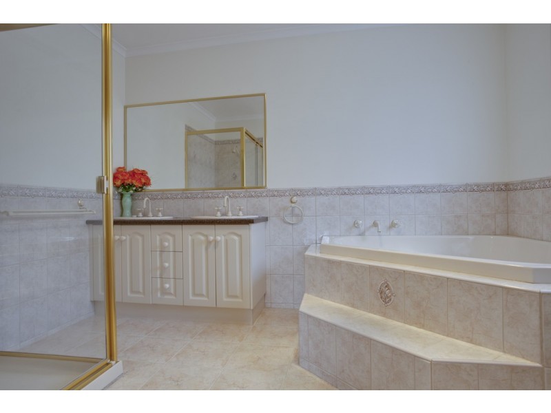 206-208 Belgrave Hallam Road, Narre Warren North VIC 3804