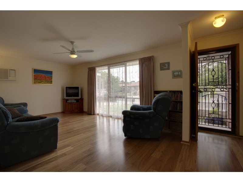 30 Murdoch Avenue, Narre Warren VIC 3805