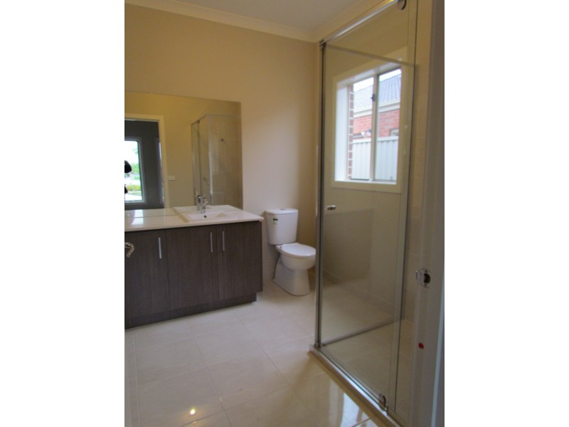 25 Botanic Drive, Pakenham VIC 3810