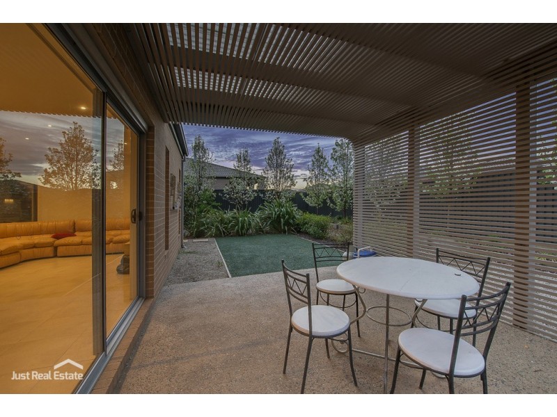 7 Kindred Avenue, Cranbourne North VIC 3977
