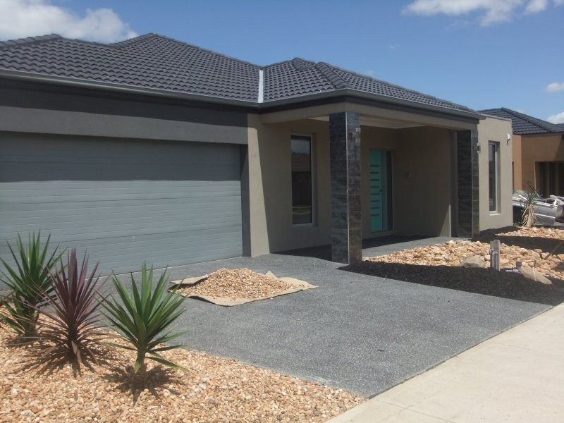 16 Georgetown Way, Officer VIC 3809