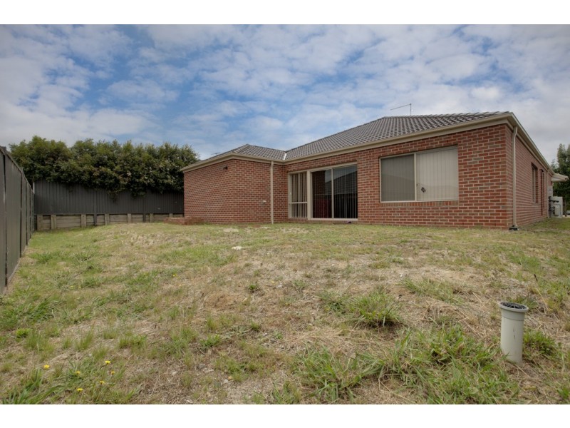 8 Botanic Drive, Pakenham VIC 3810