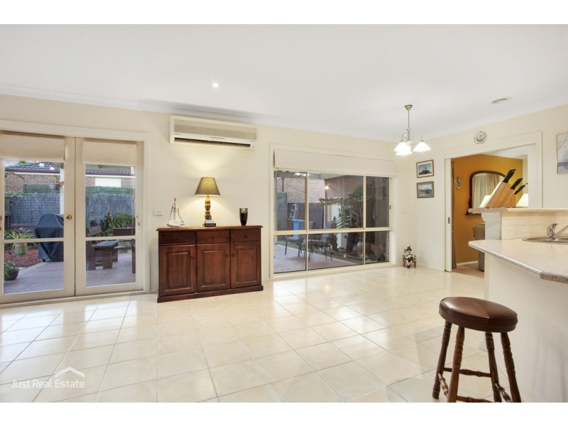 6 Carrum Close, Berwick VIC 3806