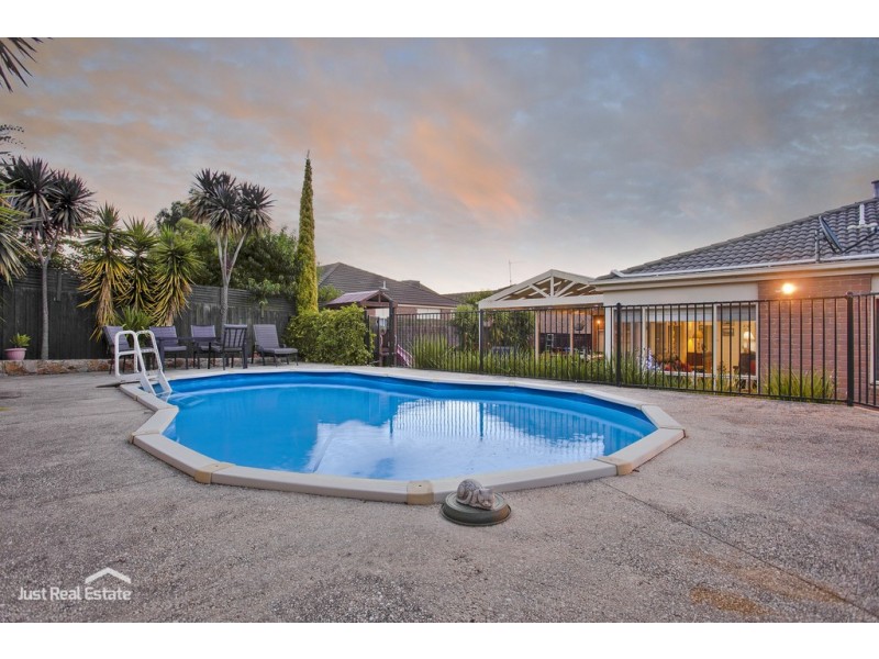 6 Carrum Close, Berwick VIC 3806