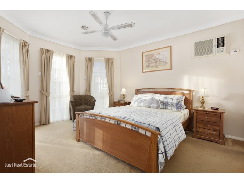 6 Carrum Close, Berwick VIC 3806