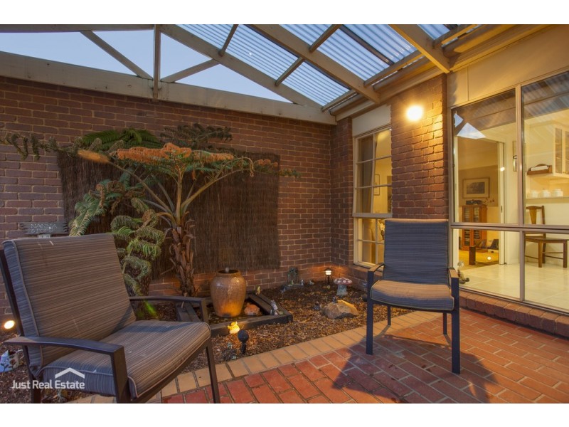 6 Carrum Close, Berwick VIC 3806