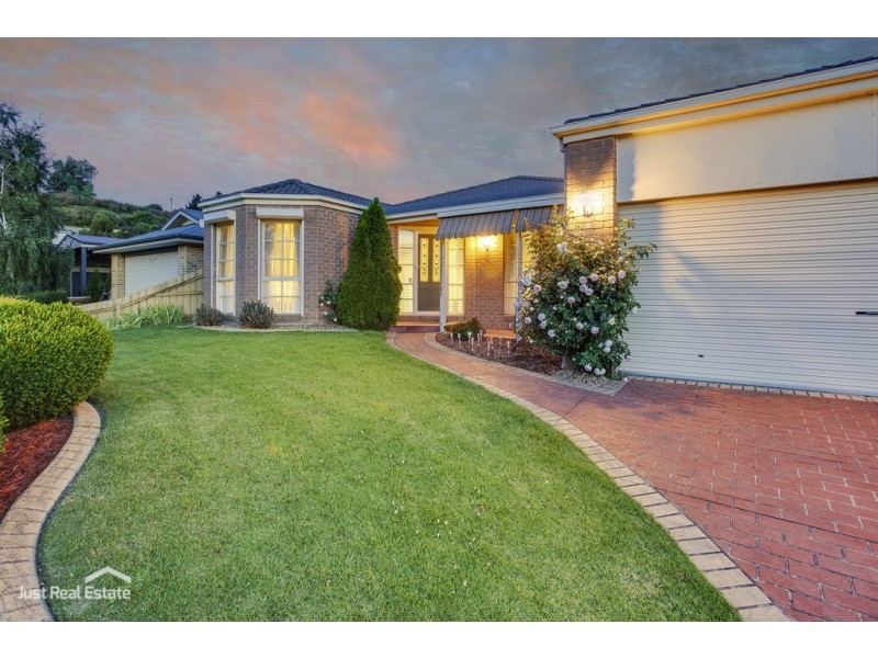 6 Carrum Close, Berwick VIC 3806