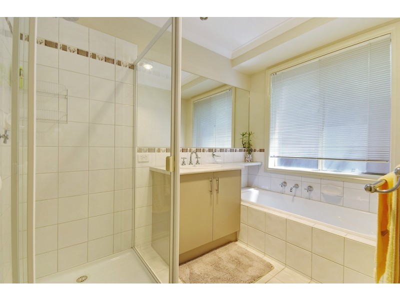 20 Terri-Ester Drive, Berwick VIC 3806