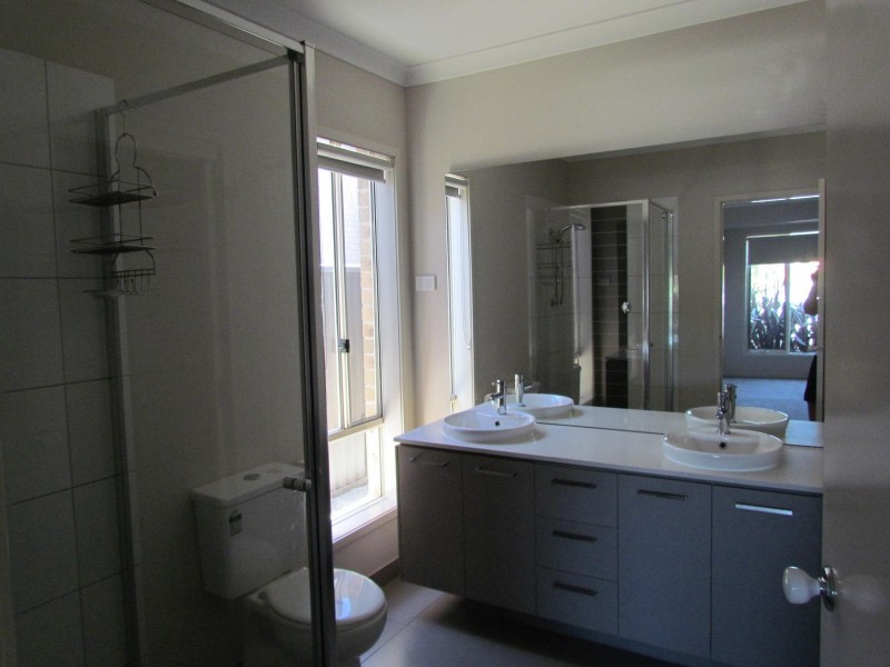 11  Britton Way, Pakenham VIC 3810