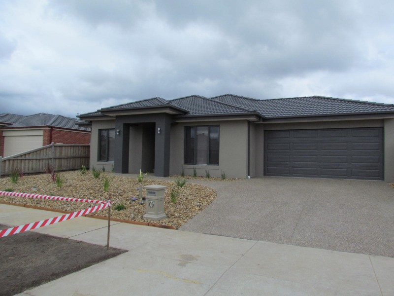13 Dalton Way, Cranbourne East VIC 3977