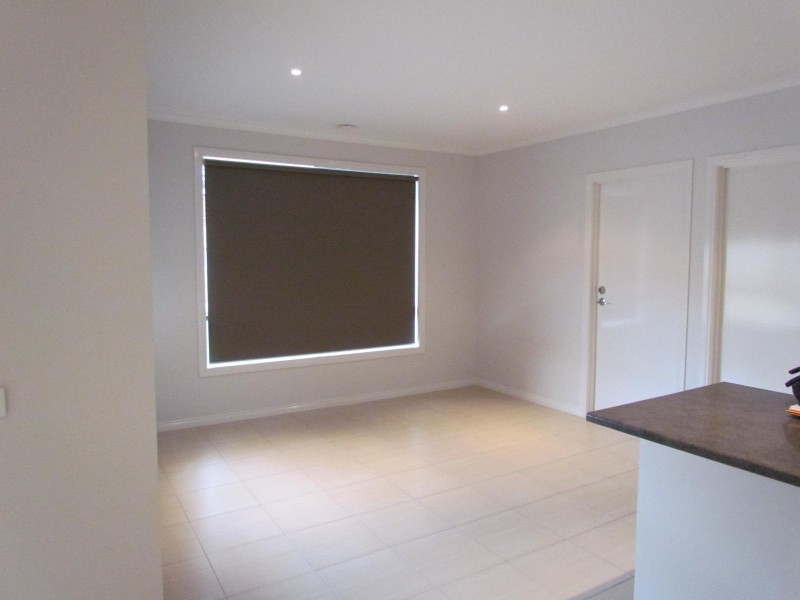 13 Dalton Way, Cranbourne East VIC 3977