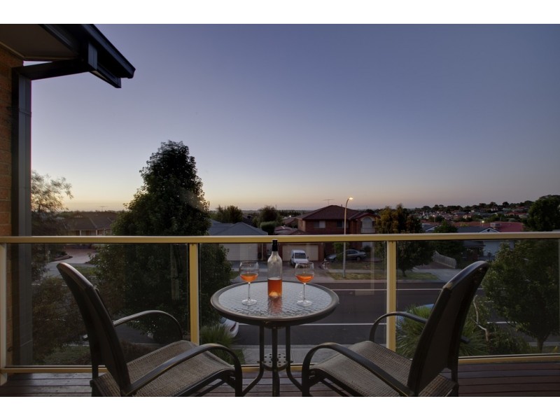 22 Fairholme Boulevard, Berwick VIC 3806
