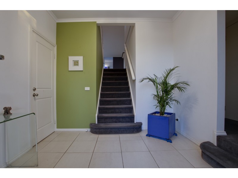 22 Fairholme Boulevard, Berwick VIC 3806