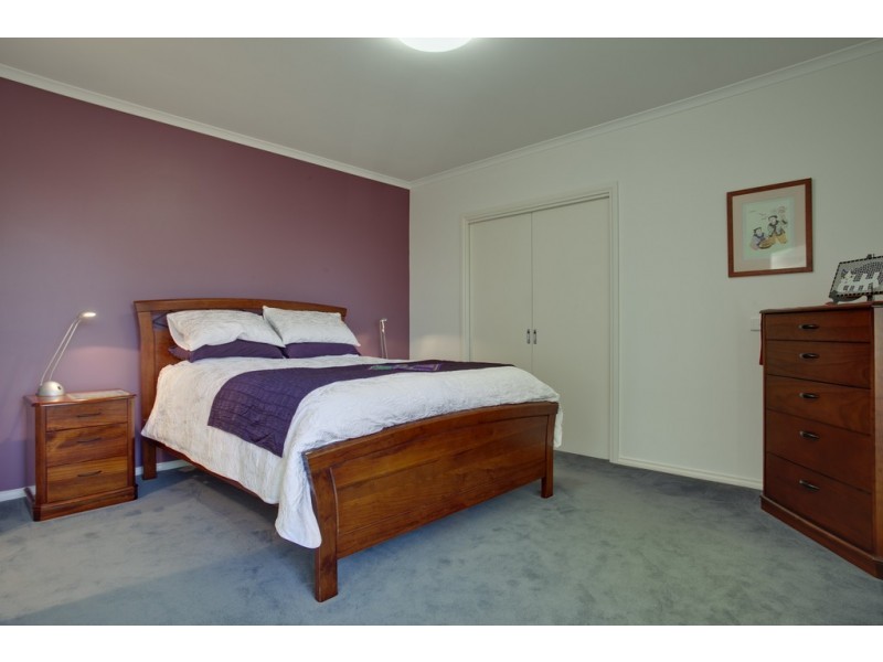 22 Fairholme Boulevard, Berwick VIC 3806