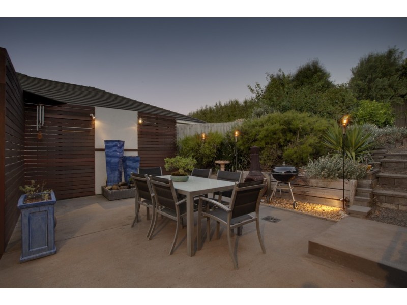 22 Fairholme Boulevard, Berwick VIC 3806
