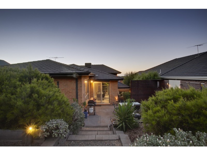 22 Fairholme Boulevard, Berwick VIC 3806