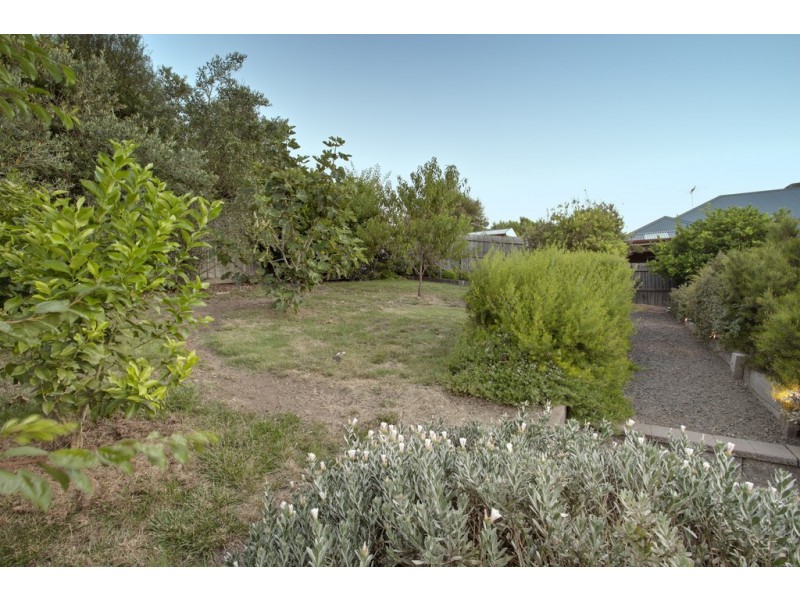 22 Fairholme Boulevard, Berwick VIC 3806