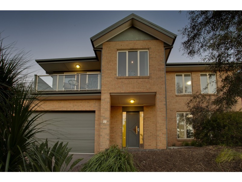 22 Fairholme Boulevard, Berwick VIC 3806