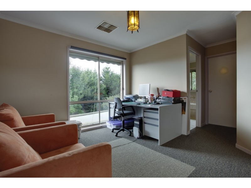 10 Peveril Court, Narre Warren VIC 3805