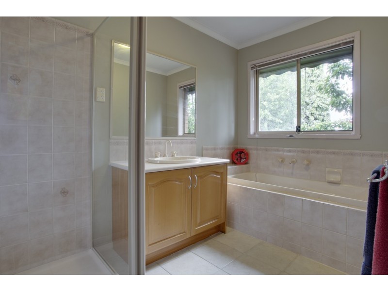 10 Peveril Court, Narre Warren VIC 3805
