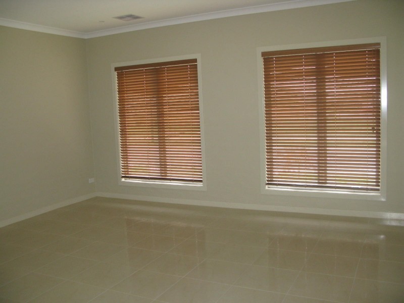 50 Montpelier Drive, Berwick VIC 3806