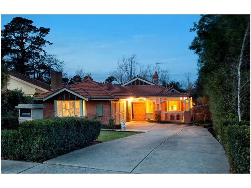 18 McKay Close, Berwick VIC 3806