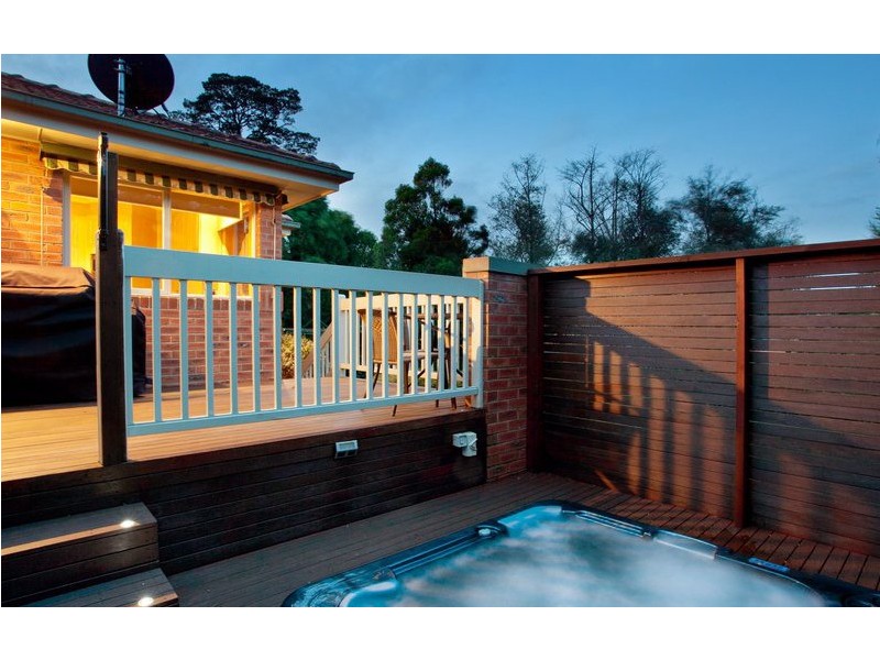 18 McKay Close, Berwick VIC 3806