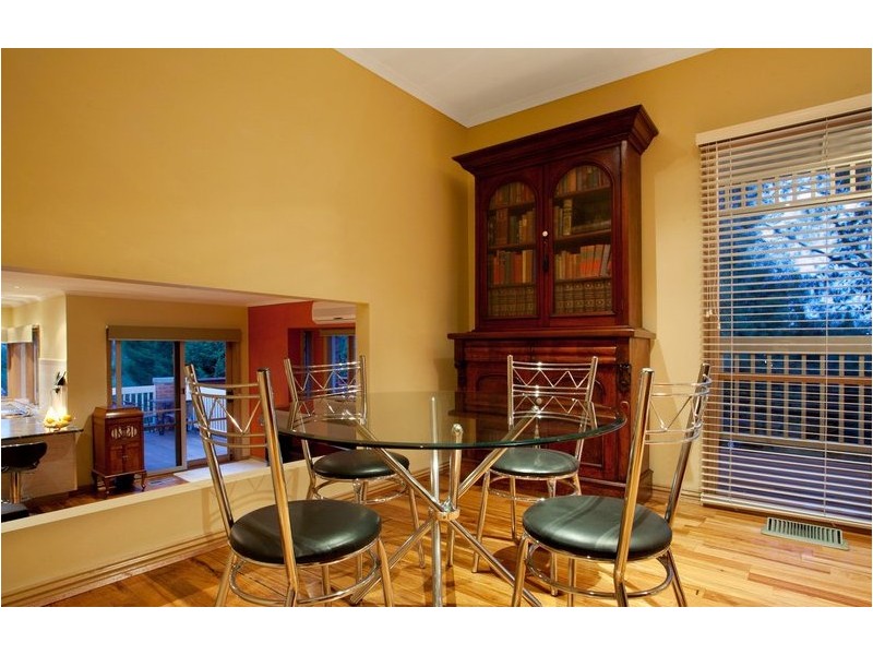 18 McKay Close, Berwick VIC 3806