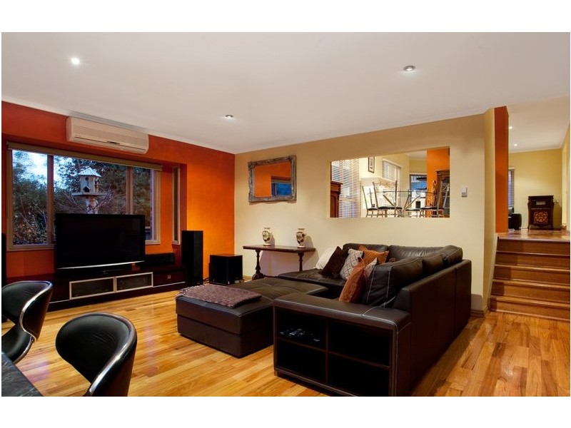 18 McKay Close, Berwick VIC 3806