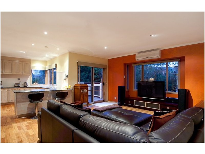 18 McKay Close, Berwick VIC 3806