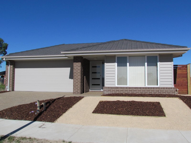 10 Olive Grove, Officer VIC 3809