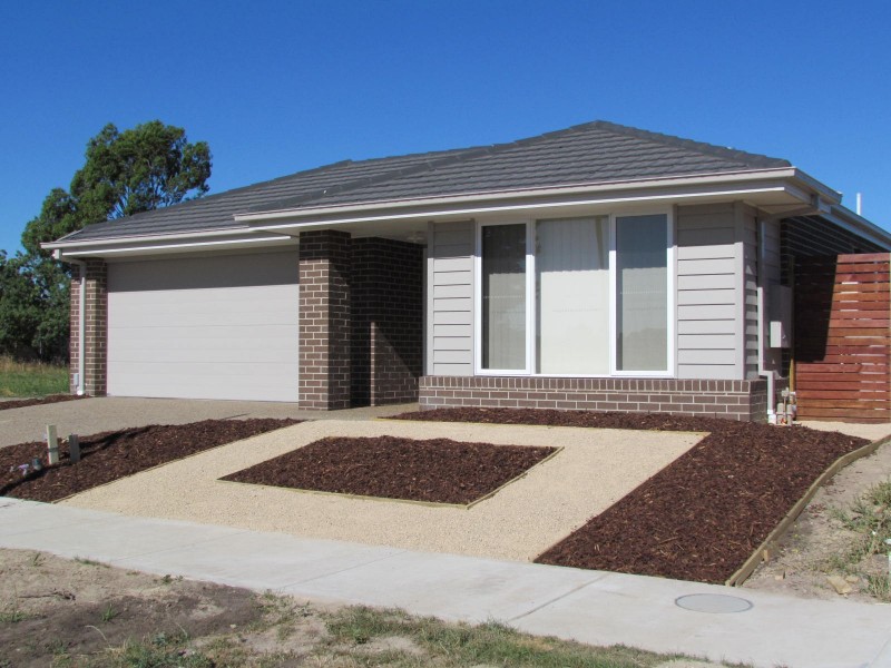 10 Olive Grove, Officer VIC 3809