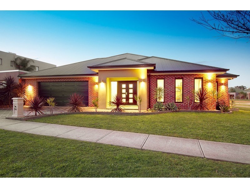 94 Fairholme Boulevard, Berwick VIC 3806