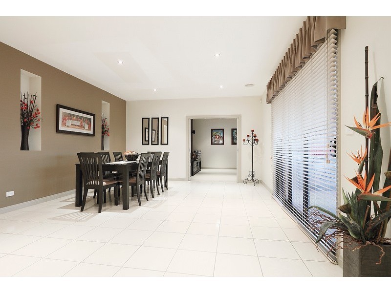 94 Fairholme Boulevard, Berwick VIC 3806