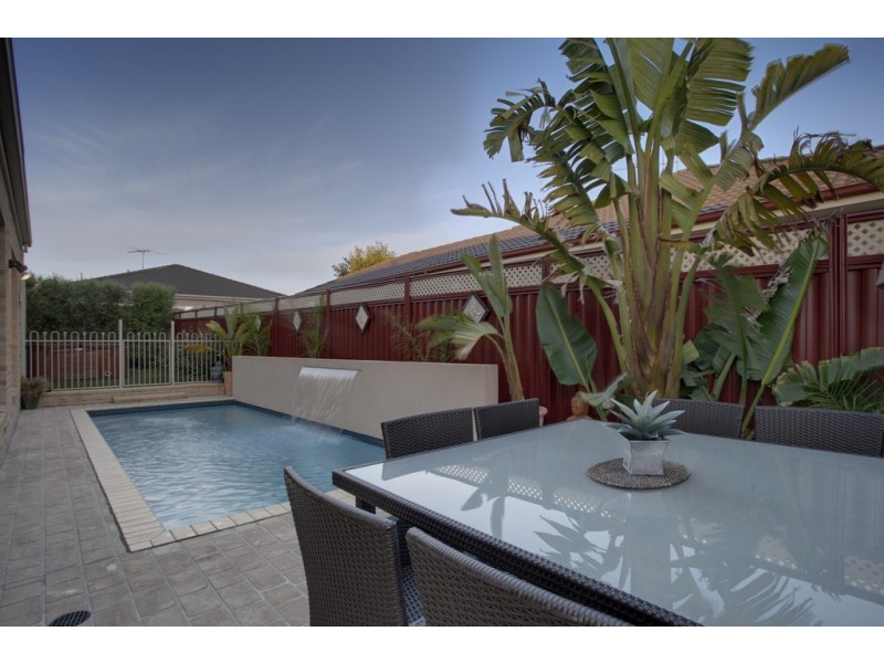 4 Aitken Court, Berwick VIC 3806