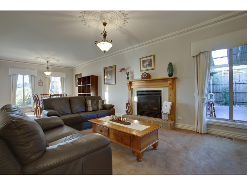 4 Aitken Court, Berwick VIC 3806