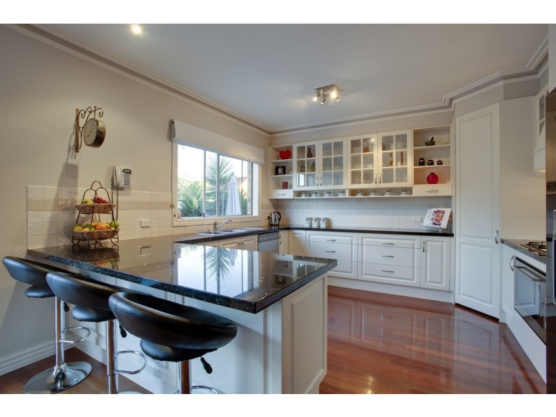 4 Aitken Court, Berwick VIC 3806