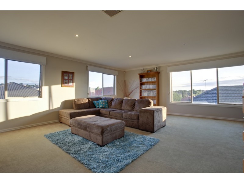 4 Aitken Court, Berwick VIC 3806