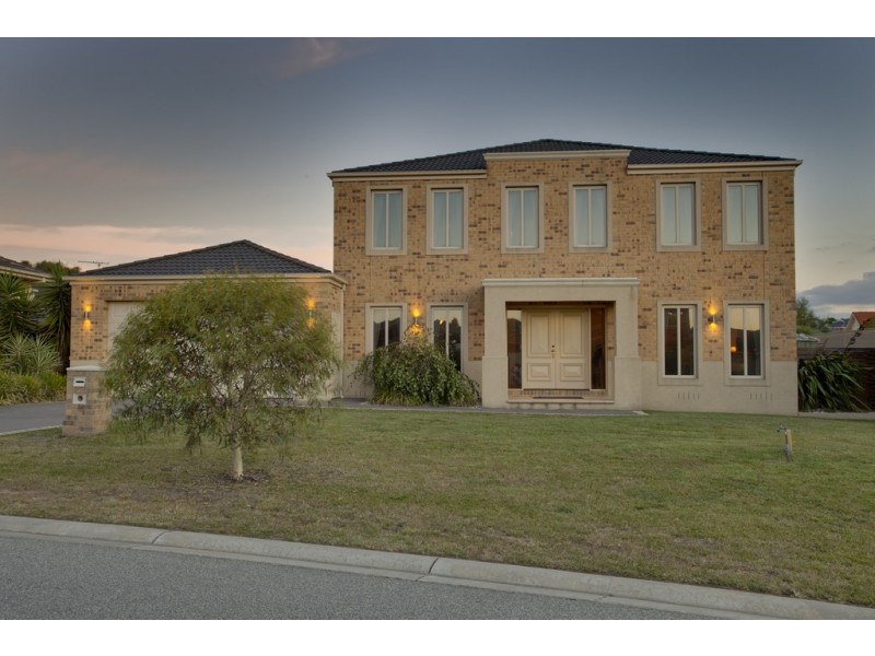 4 Aitken Court, Berwick VIC 3806