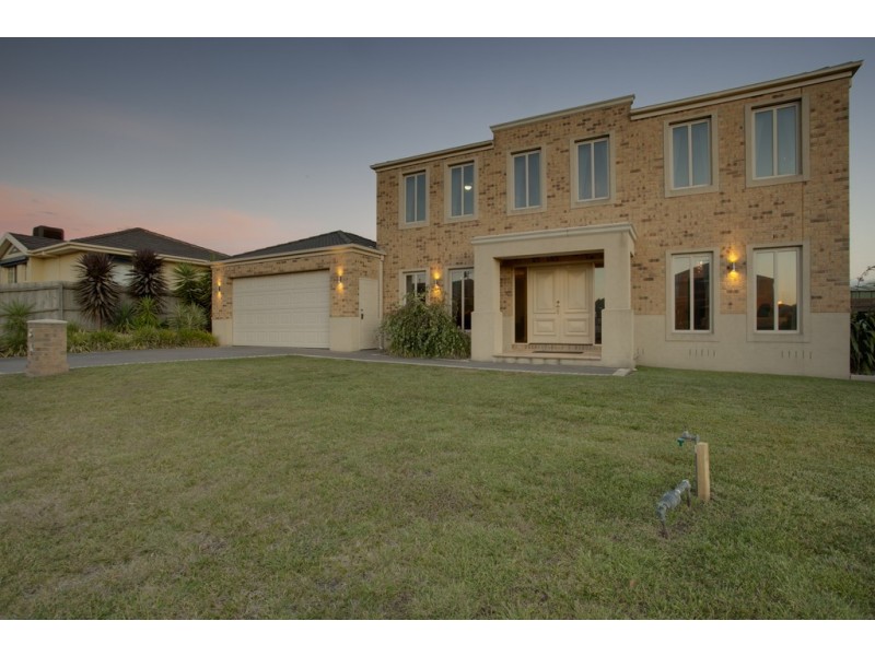 4 Aitken Court, Berwick VIC 3806