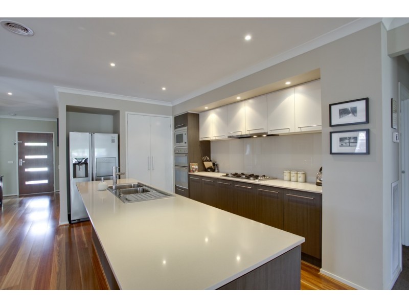 18 Misty Close, Berwick VIC 3806