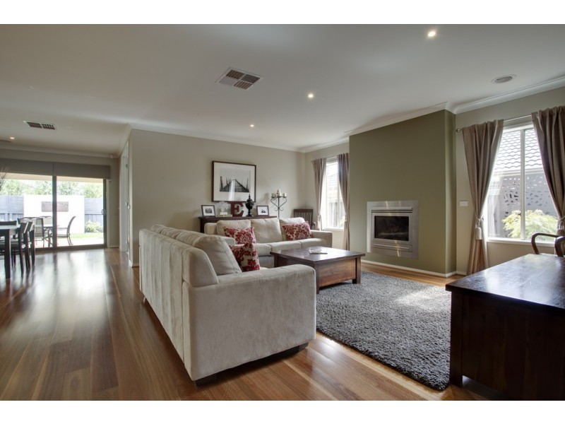 18 Misty Close, Berwick VIC 3806