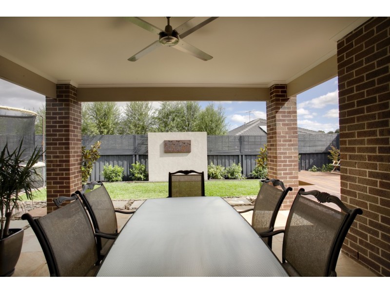 18 Misty Close, Berwick VIC 3806