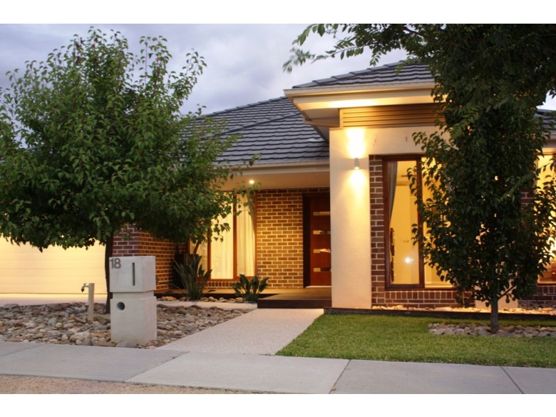 18 Misty Close, Berwick VIC 3806